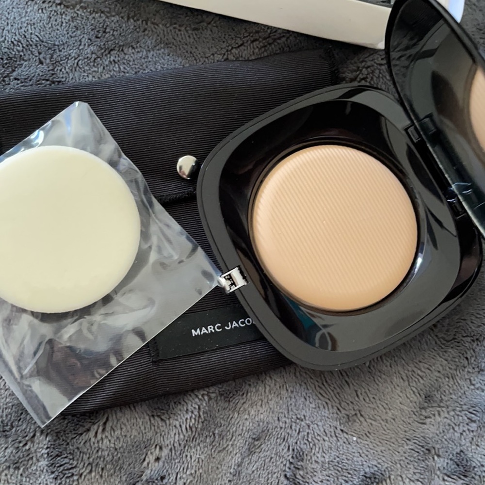 Marc Jacobs Perfection Powder Ivory Bisque (200) - Picture 2 of 5